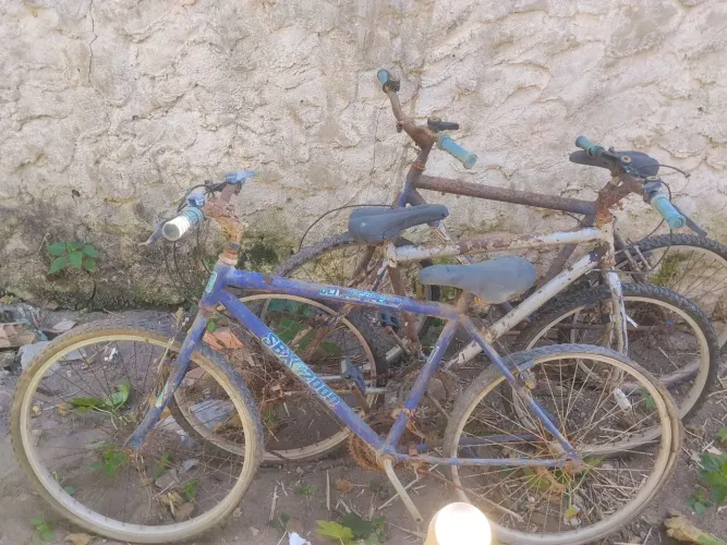 3 Bicicletas - PRECISAM DE REFORMA - NÃO ESTÃO ANDANDO
