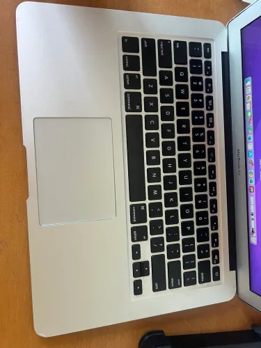MacBook Air 13 8GB i5