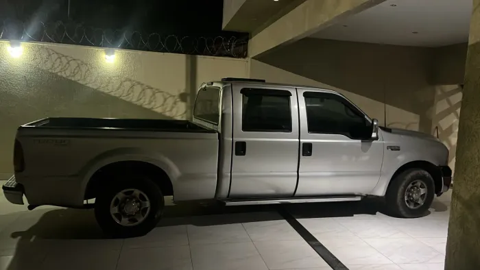 Ford F-250 XLT 4.2 TB Diesel 2004