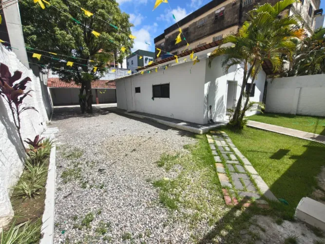 Casa 3 quartosQ (1 suíteS) para para aluguel em Cordeiro - Recife |