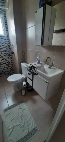 Apartamento com 2 dormitórios e área de lazer completa no condomínio