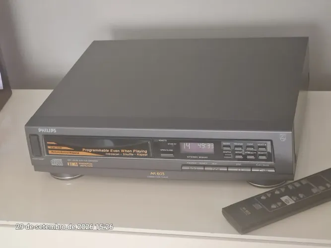 CD PLAYER PHILIPS AK 603 + CAIXAS ATIVAS EDIFIRE R1100