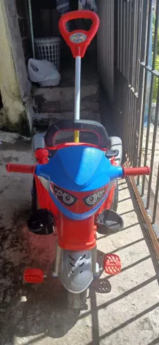 Triciclo com pedal infantil do Homem omem Aranha