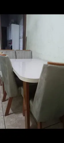 Mesa quatro cadeiras