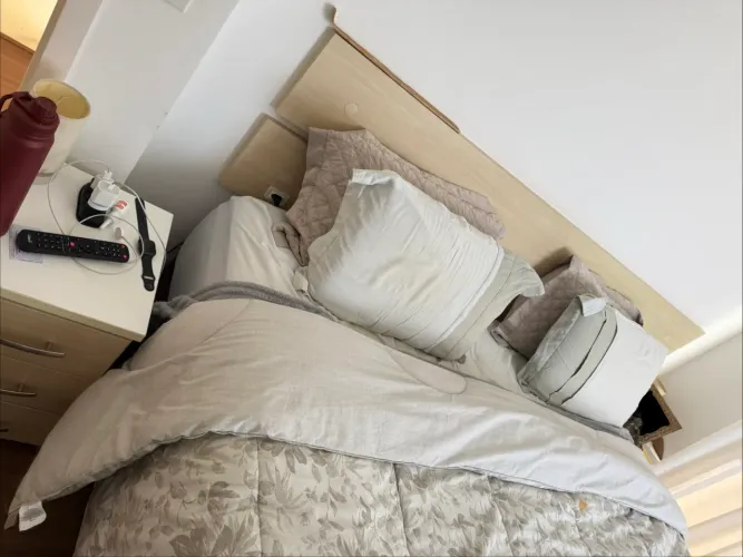 Cama king size + box baú + cabeceira + 2 bides