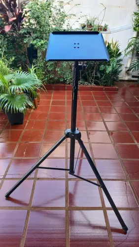 Mesinha de projetor 