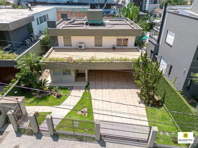 Casa para Locação na Rua Orleans - Bairro América, Joinville, SC