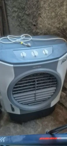 Ventilador / umidificador semi novo.