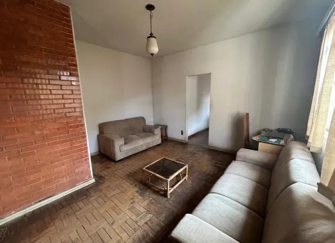 CASA - PONTO COMERCIAL OU RESIDENCIAL