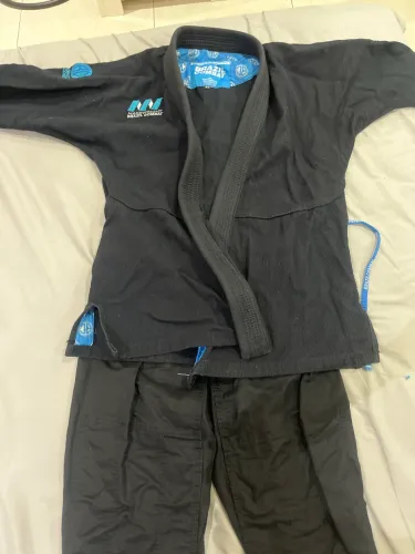 Vendo Kimono Brazil Combat, nunca usado! Tamanho A1