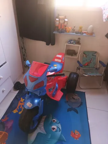Moto elétrica infantil