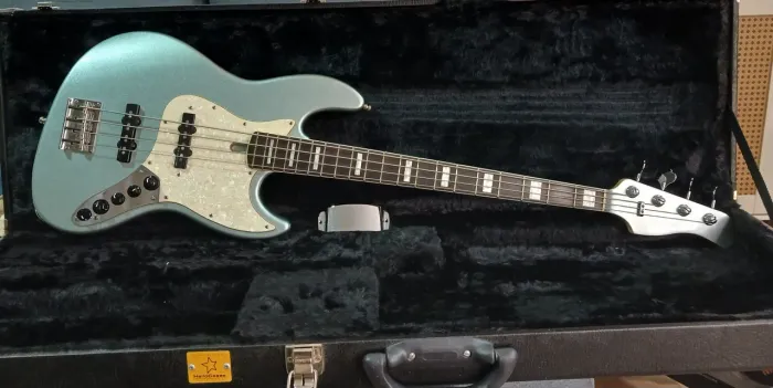 Contrabaixo 4 cordas Sire Marcus Miller V7 Alder 2nd Gen Lake Placid Blue