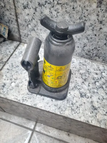 Macaco hidráulico 2Toneladas.