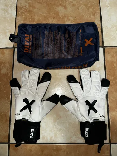 Luva de Goleiro Profissional Difai Fly - Tm 9 (Usada apenas 1 vez)