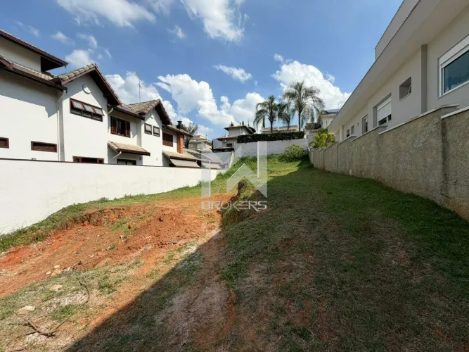 Terreno à Venda no Condomínio Residencial Reserva Colonial - Valinhos - SP