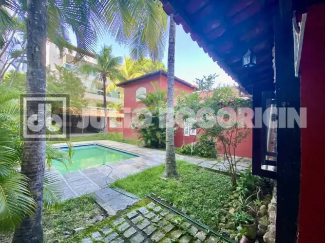 Recreio dos Bandeirantes- casa 316m² útil , 3 suites, mais 2 banheiros, dependencias, chur