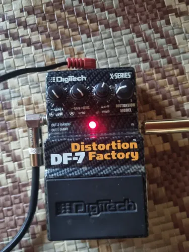 Pedal Digitech Distortion Factory DF-7 (7 Pedais em 1)