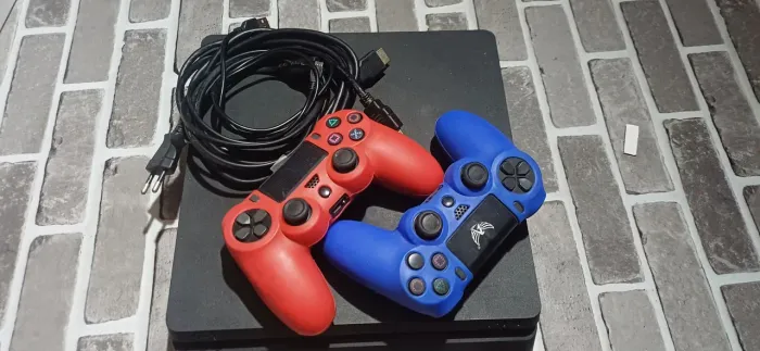 VENDO PS4 SLIM 1T.