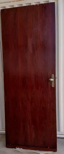 Porta de sucupira 80x2.10 com esquadrilha sucupira completinha com fechadura,chave,dobradi