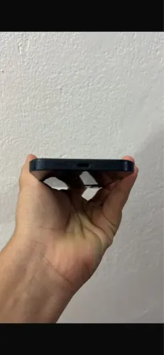 iPhone 12 com caixa