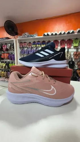 Tênis academia Nike Adidas