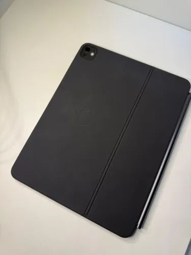 iPad Pro M5 13? 256gb - wifi- Magic Keyboard (Novo completo)