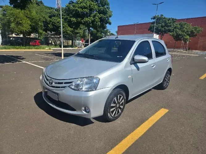 Toyota Etios X 1.3 Flex 16V 5P Mec. 2017