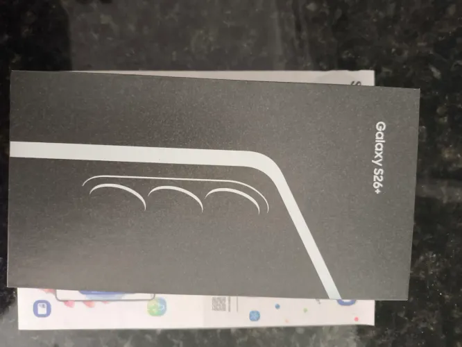 S26 + Novo lacrado na caixa Samsung 512 por 5.900 entrego na praça no shopping vila velha.