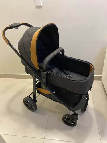 Carrinho de bebê Moisés Galzerano