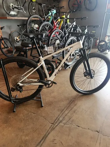 Bicicleta scott scale 940