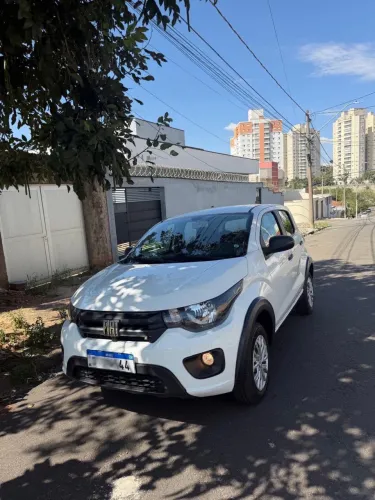 Fiat Mobi Like 1.0 Fire Flex 5P. 2024