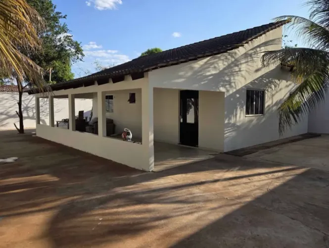 CASA A VENDA TODA MURADA