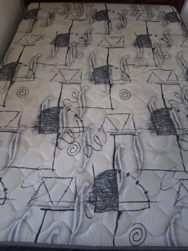 Vendo Colchão Casal Ortopédico D28, excelente estado. Muito bom.