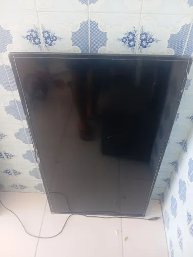 Tv para retirada de peças