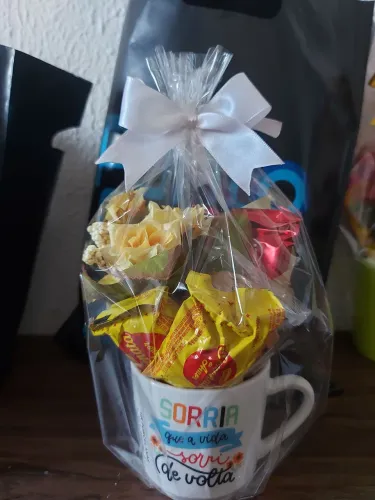 Caneca frases com chocolates