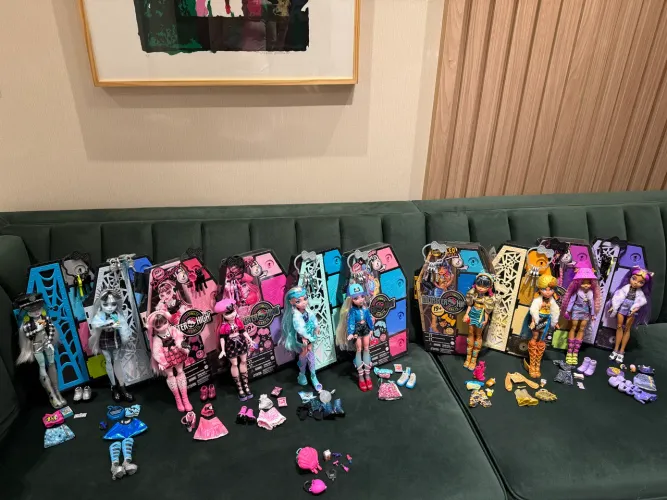 Lote de 10 bonecas Monster High Skulltimate Secrets Wave 1 e Wave 2