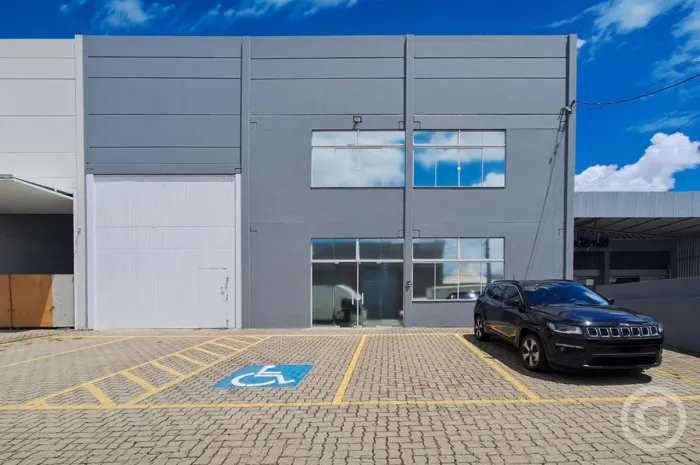 Galpão estratégico na Cidade Universitária Pedra Branca: Ideal para operações logísticas