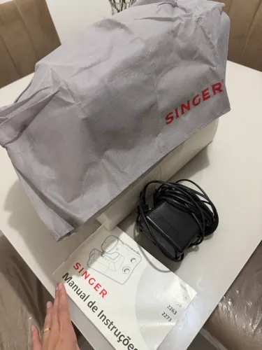Máquina de costura Singer