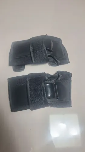 Munhequeira de Proteção Infantil para Skate Tam M Importada