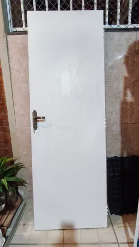 Porta Interna Lisa Branca Laqueada (69cm) - Com Fechadura Inclusa