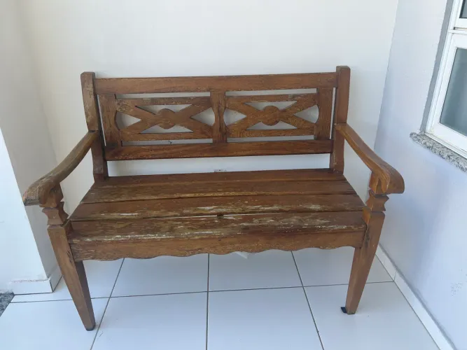Banco de madeira