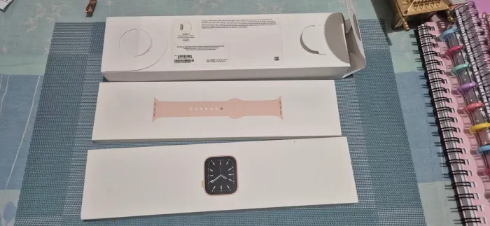 Apple Watch série 6 - 40 mm - gold aluminum