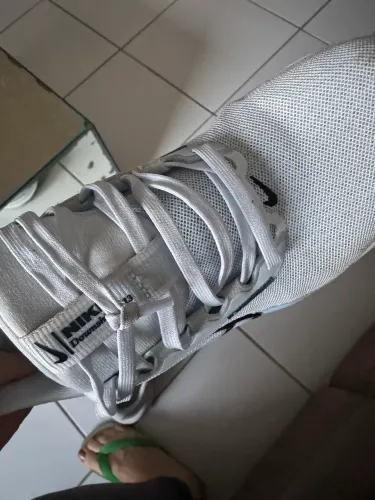 Tênis Nike usado poucas vezes