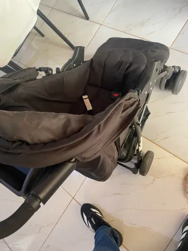 Vendo carrinho de bebê 