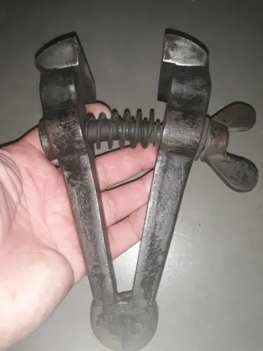 Morcinha de mão para artesão ou trabalhos manuais!