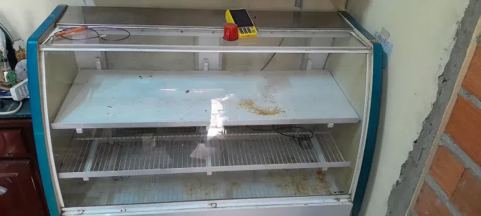 Balcão Expositor 220v