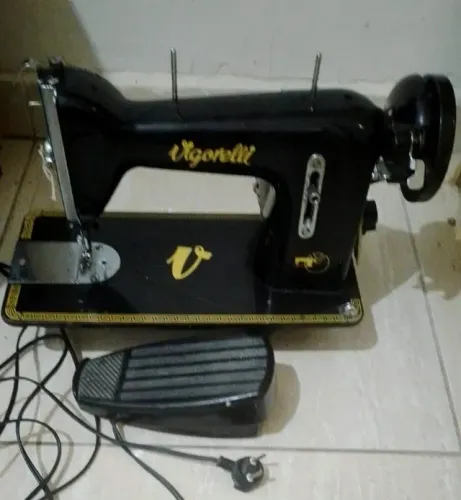 MAQUINA DE COSTURA