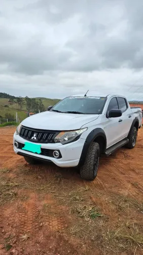 Mitsubishi L200 Tri. Outd. GLX 2.4 CD 4X4 Die. MEC 2022