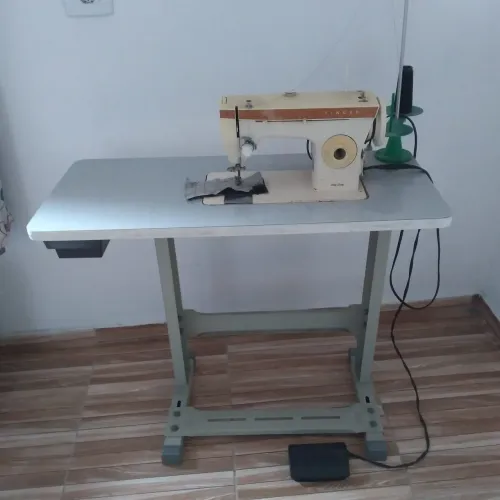 Máquina de costura