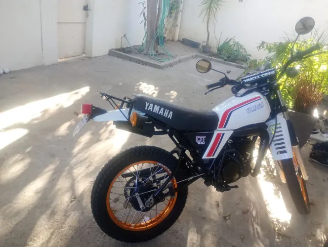 Vendo DT 180 ano 1982 toda restaurada no padrão original.